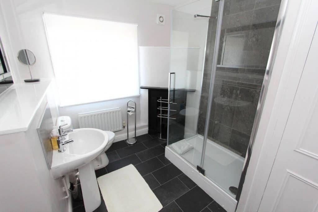Top Floor Character Apartment In The Heart Of The City Centre Chester Ngoại thất bức ảnh