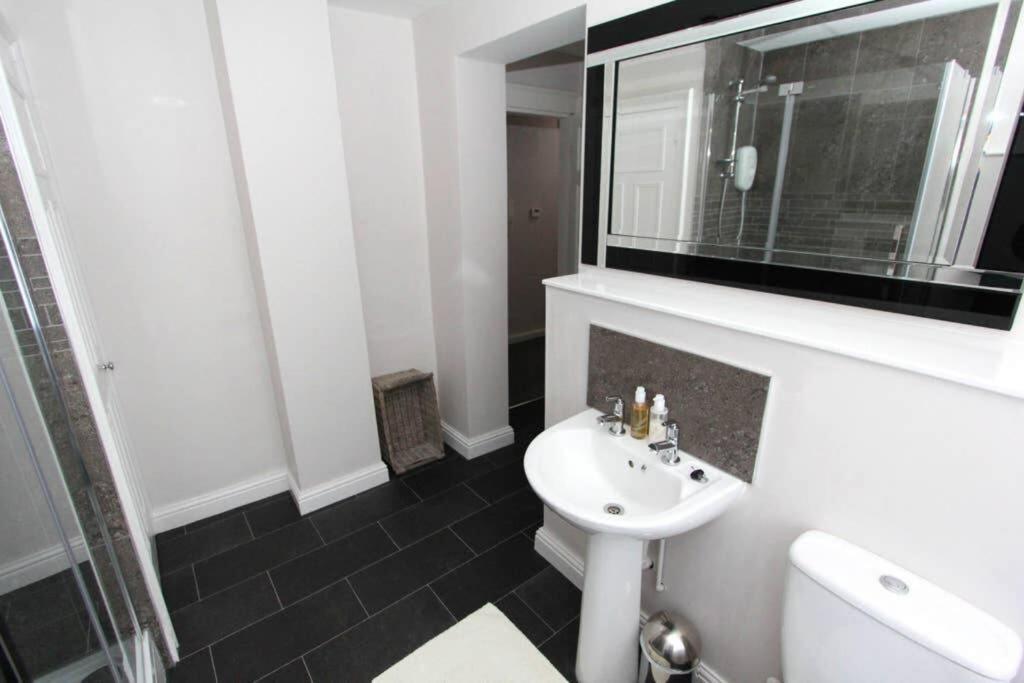 Top Floor Character Apartment In The Heart Of The City Centre Chester Ngoại thất bức ảnh